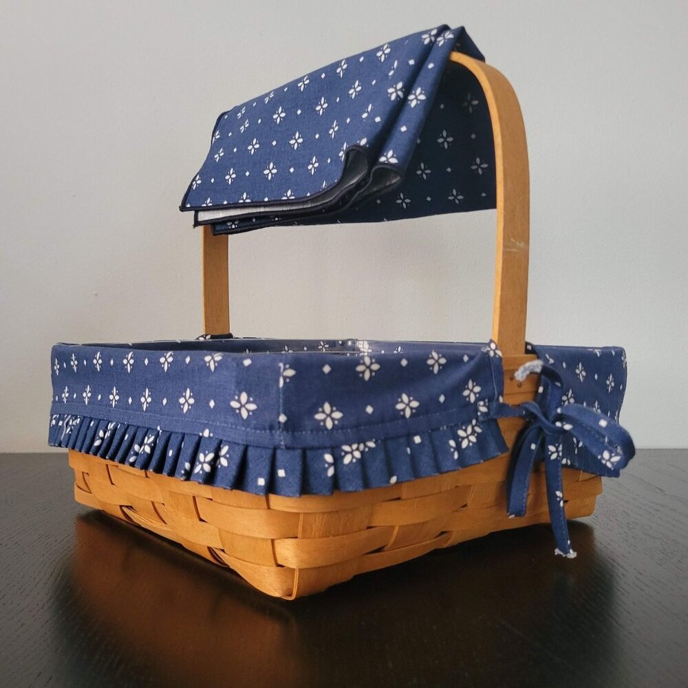 Longaberger Pie Basket Includes Fabric Liner, Plastic Protector, & Fabric Square
